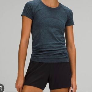lulu lemon limited edition navy blue swiftly tech short sleeve size 4